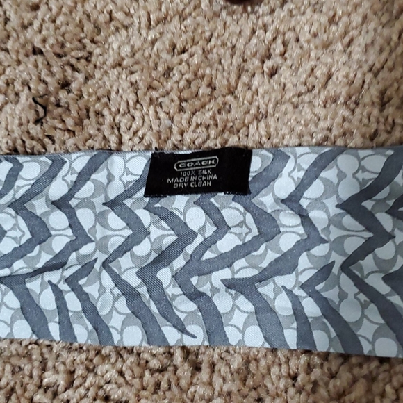 Scarf - Picture 4 of 9